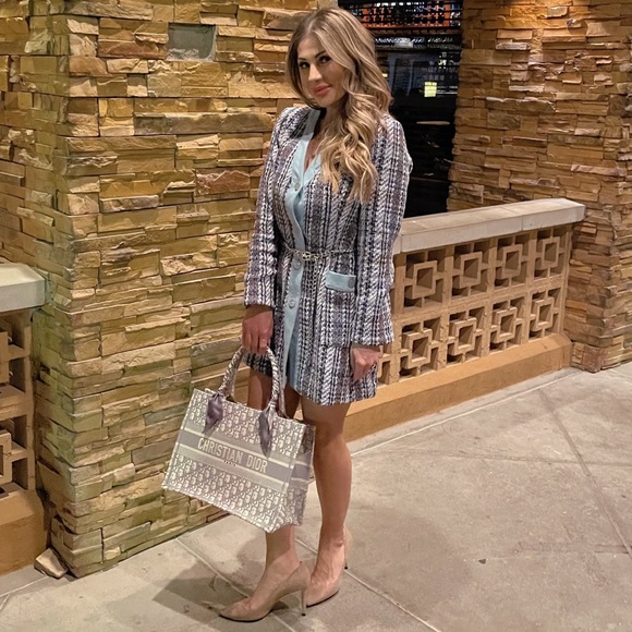 A little About Me 🤍 - Picture 2 of 16